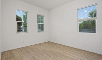 608 Inverlochy Dr, Fallbrook, CA 92028