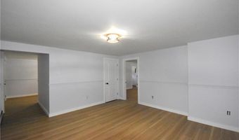 32 J H Dwyer Dr, Middletown, RI 02842