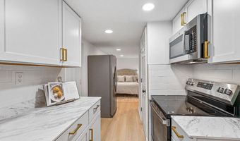 6111 35TH St N, Arlington, VA 22213