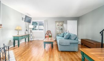 27 Crows Nest Ln 17F, Danbury, CT 06810