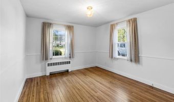 86 Bretton Woods Dr, Cranston, RI 02920