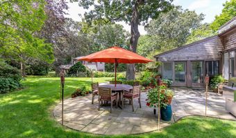 29 Sturgis Ln, Barnstable, MA 02630