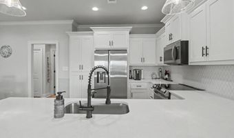 4059 Robin St, Bay St. Louis, MS 39520