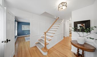 5 Beaver Pond Rd, Albany, NY 12211