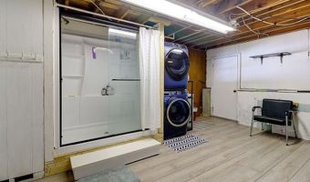 21 Beacon St, Johnston, RI 02919