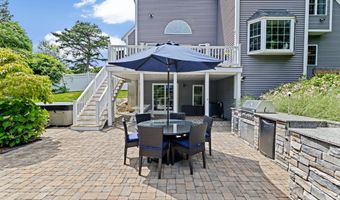 5 Bosuns Ln, Bourne, MA 02532
