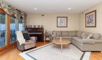 2678 Frances St, Bellmore, NY 11710