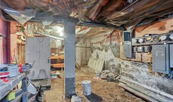 95 School St, Lincoln, RI 02865