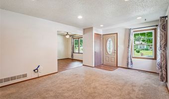 507 4th St NW, Altoona, IA 50009