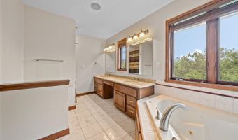 209 E TIMBERLINE Dr, Appleton, WI 54913