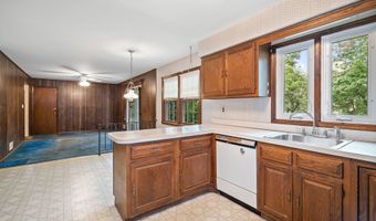 19 Galloping Cir, Belford, NJ 07718