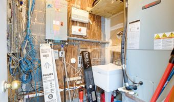 7361 MCWHORTER Pl 320, Annandale, VA 22003