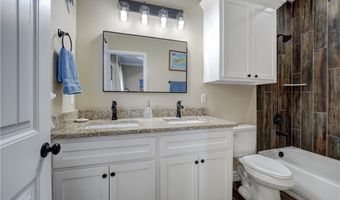150 N 9th St, Aransas Pass, TX 78336
