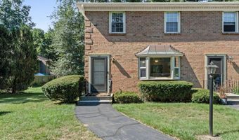 137 Point Of Woods Dr, Albany, NY 12203