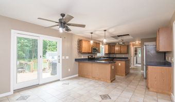 27 South St, Blandford, MA 01008
