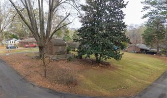 4120 S Lakeshore Dr, Acworth, GA 30101