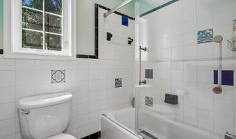 3536 N DICKERSON St, Arlington, VA 22207