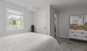 80 PECK Ave, Bristol, RI 02809