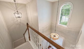 2100 Sablewood Dr, Charlotte, NC 28205
