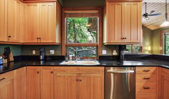 940 Pinecrest Ter, Ashland, OR 97520