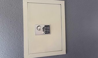 1032 N Edward St, Carlsbad, NM 88220