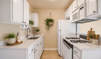 812 20th St 8, Boulder, CO 80302