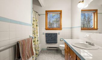 40 Indian Ladder Dr, Altamont, NY 12009