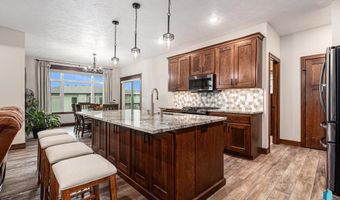 1604 W River Bend St, Brandon, SD 57005