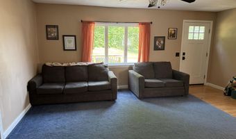 35 Maple St, Baileyville, ME 04694