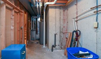 508 Rosemary Ln, Anamosa, IA 52205