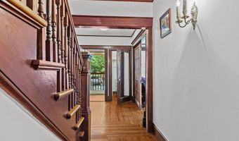 32 Thurston Ave A, Newport, RI 02840