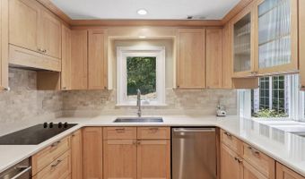 5110 DUVALL Dr, Bethesda, MD 20816
