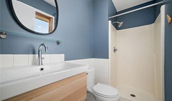 953 Redwood Dr, Apple Valley, MN 55124
