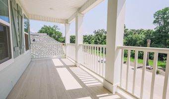 111 Grande View Dr, Biloxi, MS 39531