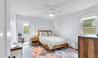 11 Whitwell Pl, Newport, RI 02840