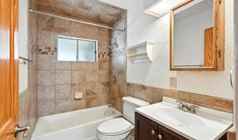 1632 Columbia Dr SE, Albuquerque, NM 87106