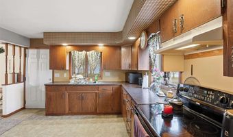 720 W Monroe St, Ainsworth, IA 52201