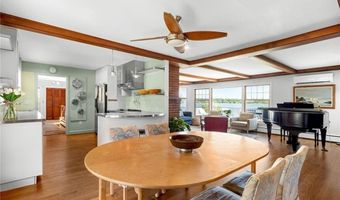 172 Eustis Ave, Newport, RI 02840