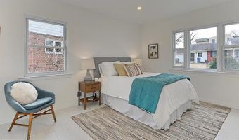 2501 CREST St, Alexandria, VA 22302