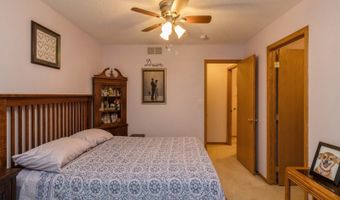 953 Robin Cir, Altoona, IA 50009