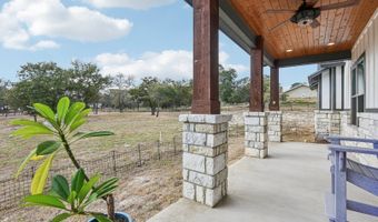 132 Wood Vly, Adkins, TX 78101