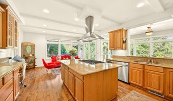 545 Ashland Creek Dr, Ashland, OR 97520