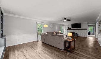 390 Willard Rd, Aurora, OH 44202