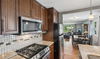 1810 N RIDGE Ave, Arlington Heights, IL 60004