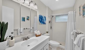 633 Keolu Dr, Kailua, HI 96734