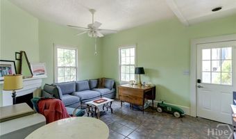 536 E Gordon Ln, Savannah, GA 31401