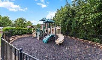 341 Spotted Ridge Cir, Woodstock, GA 30188