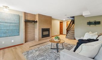 1331 N BRIARCLIFF Dr, Appleton, WI 54915