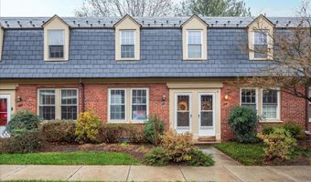 1021 S BARTON St 120, Arlington, VA 22204