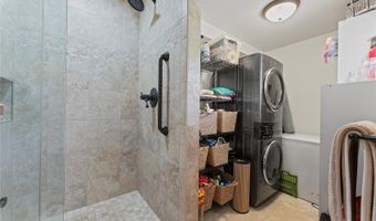411 Kaelepulu Dr E, Kailua, HI 96734